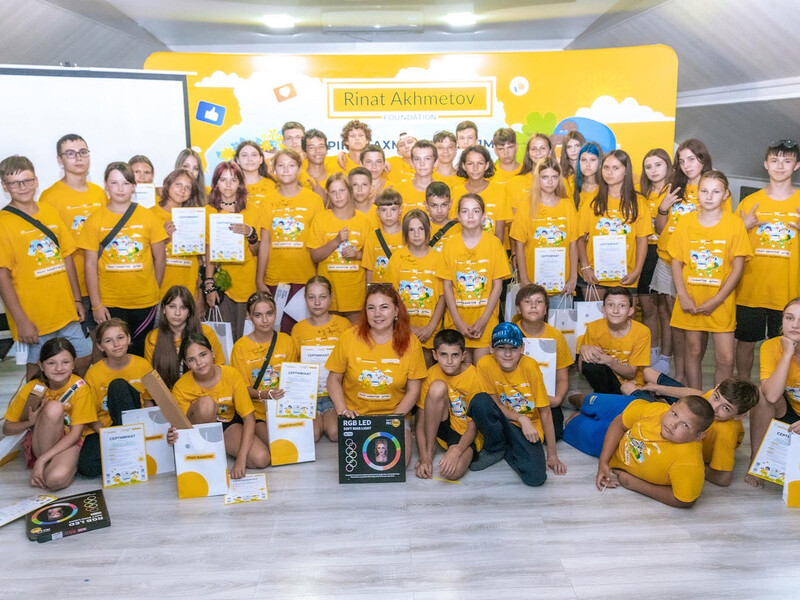 Завершилася літня зміна "Блогер Кемпу" від Фонду Ріната Ахметова