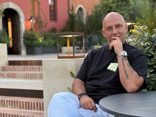 Потап похизувався новими знімками з-за кордону