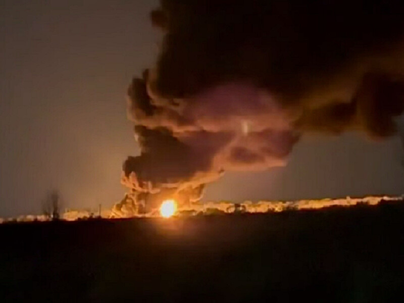 "Бензин стає рідиною дефіцитною". У ЗСУ підтвердили удари по НПЗ у РФ і по нафтобазі в Луганську