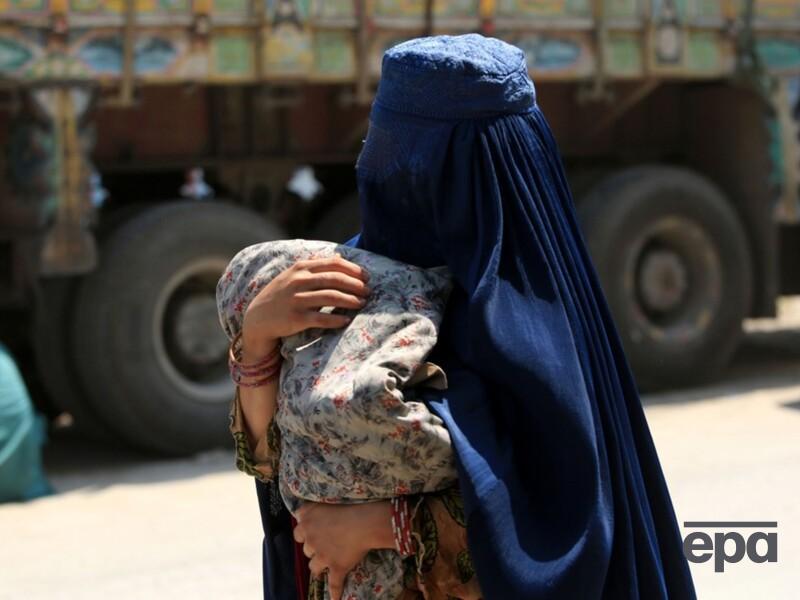 В Афганистане после землетрясения спасатели помогали мужчинам и игнорировали женщин – СМИ