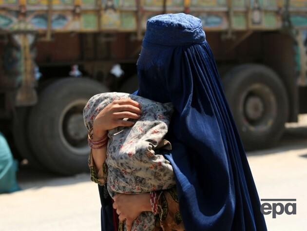 В Афганистане после землетрясения спасатели помогали мужчинам и игнорировали женщин – СМИ