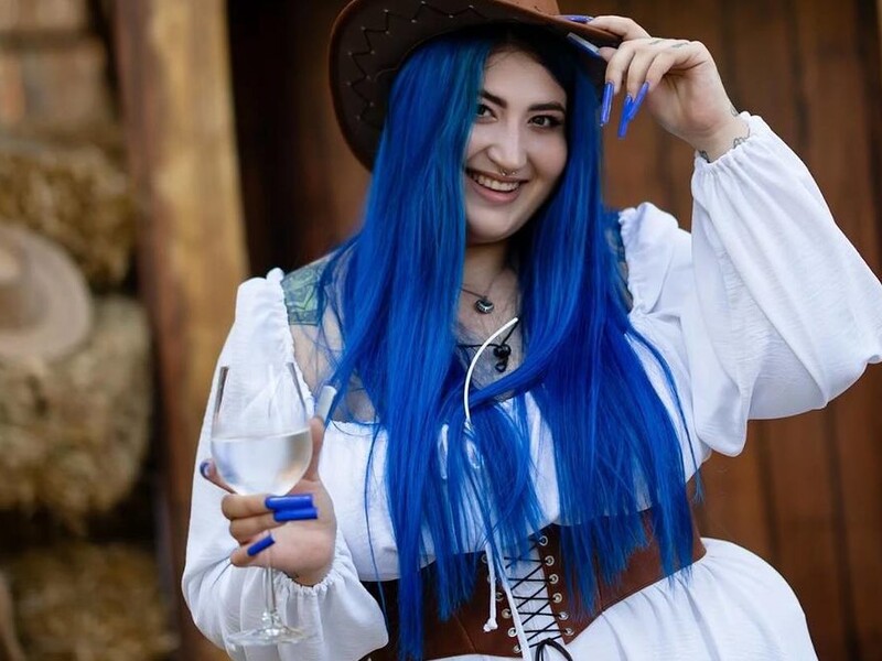 Украинскую Instagram-блогера Русалочку XL оштрафовали почти на 5 млн грн. За что?