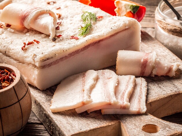 Кулінар розповів, як зробити сало дуже ніжним і ароматним. Простий рецепт