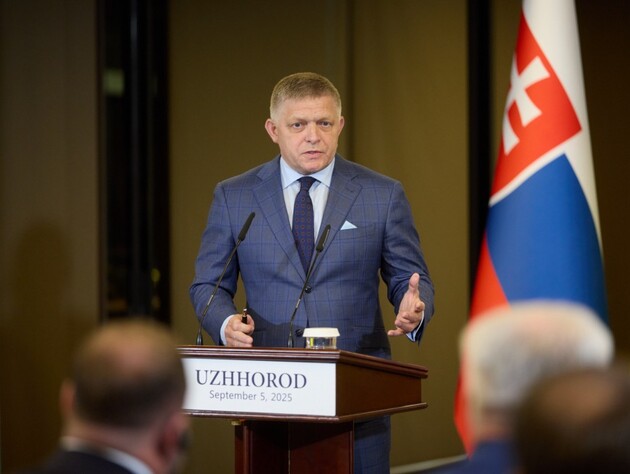 Фицо заверил, что не обсуждал с Путиным энергетическую блокаду Украины, и попросил уважения