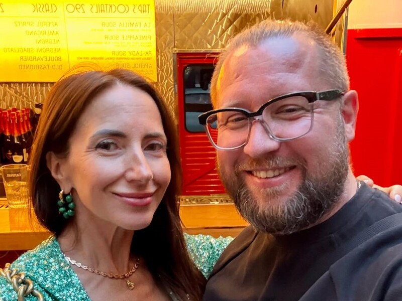 Прокурора из "Супермамы", жены которого хвастались его состоянием, не смогли уволить. СМИ узнало причину