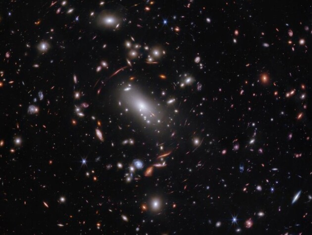 Телескоп James Webb обнаружил, вероятно, самую древнюю галактику во Вселенной