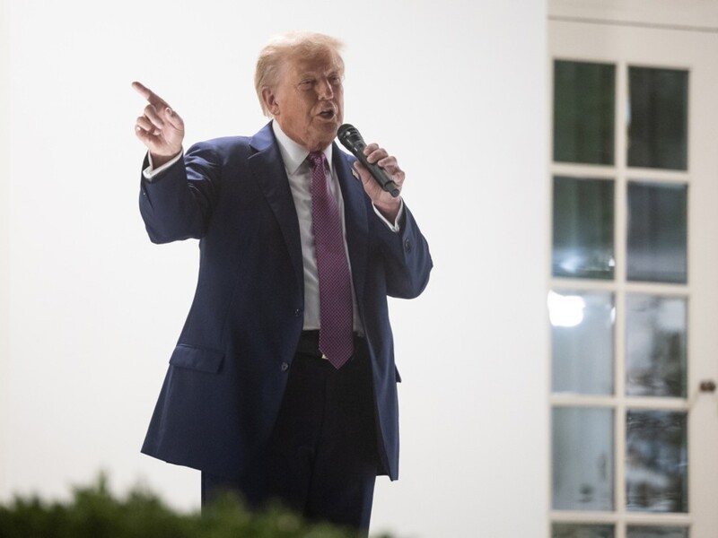 Трамп тайно готовится к поездке в Южную Корею, где может встретиться с Си Цзиньпином – CNN