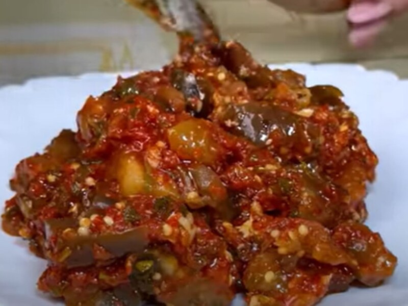 Добавьте эту зелень – и салат из баклажанов получится невероятно вкусным и ароматным. Рецепт консервации