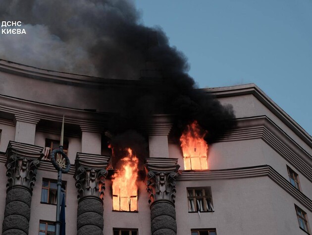 По будівлі уряду в Києві росіяни вдарили 