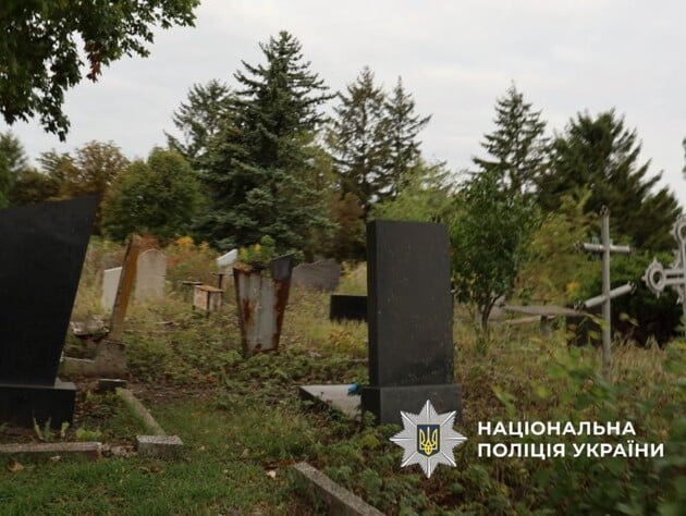 У Харкові на кладовищі зґвалтували 15-річну дівчину. У поліції кажуть, що підозрюваний залякав і обдурив її
