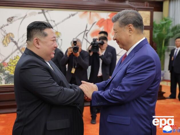 Си Цзиньпин заявил о намерении продвигать дружбу с Ким Чен Ыном для вклада в мир и развитие мира