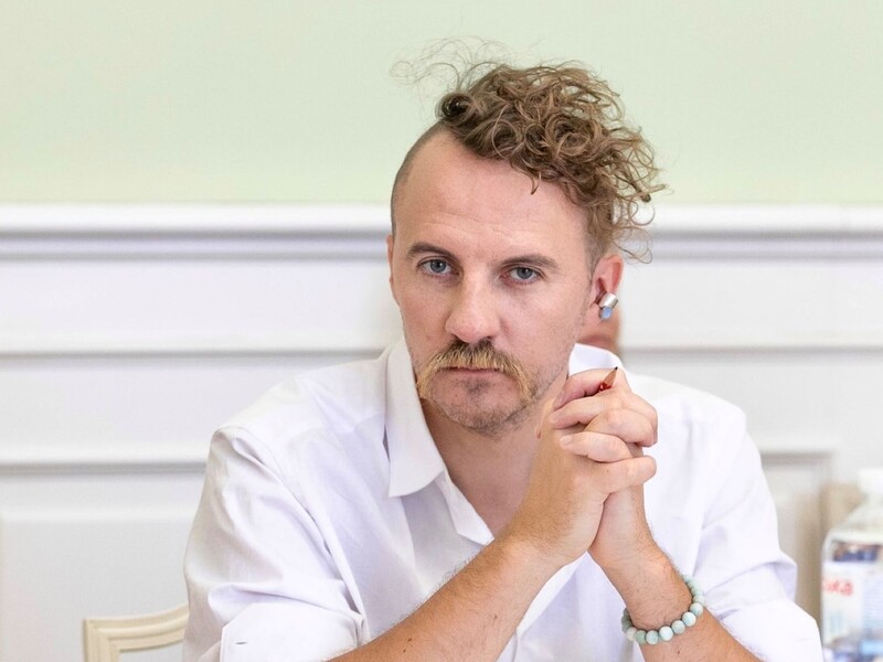 Клопотенко з'їв оселедець у молоці. Що він цим хотів довести