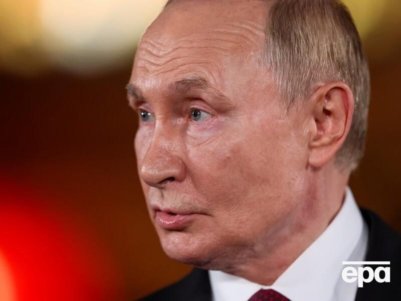 Путін міг бути в Сочі під час нічної атаки дронів. Його літак досі там – ЗМІ