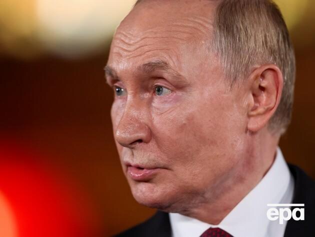 Путін міг бути в Сочі під час нічної атаки дронів. Його літак досі там – ЗМІ