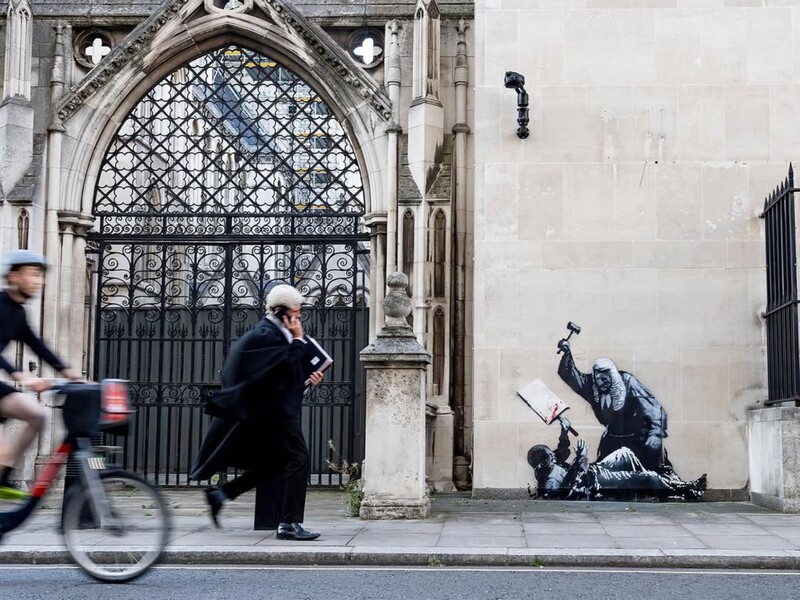 Новый мурал Бэнкси вызвал грандиозный скандал. Лондонская полиция занялась делом, работе грозит демонтаж