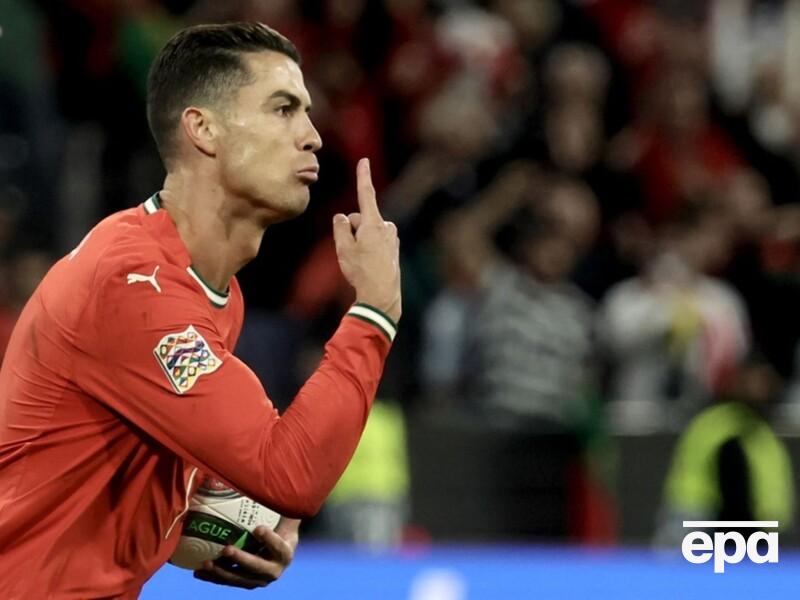 Роналду жорстко повівся з фанатом у готелі. Футболіста назвали огидною людиною