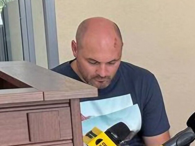 Отца детектива НАБУ, подозреваемого в сотрудничестве с РФ, в суде раздели до белья