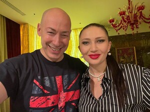 Хвороба Симоньян, переселення Донецька, революція в Непалі, демарш Джонсона. Стрим Бацман із Гордоном. Трансляція