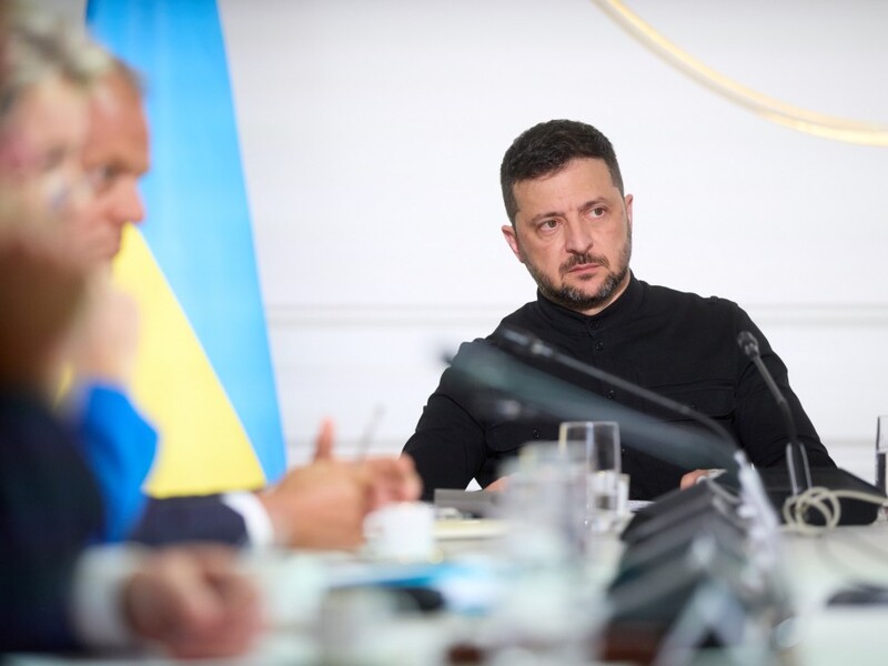 Зеленский предложил помощь Польше в защите от атак РФ