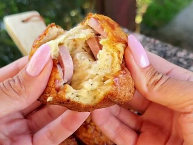 Полчаса – и гора вкусных сосисок в тесте готова. Самый простой рецепт