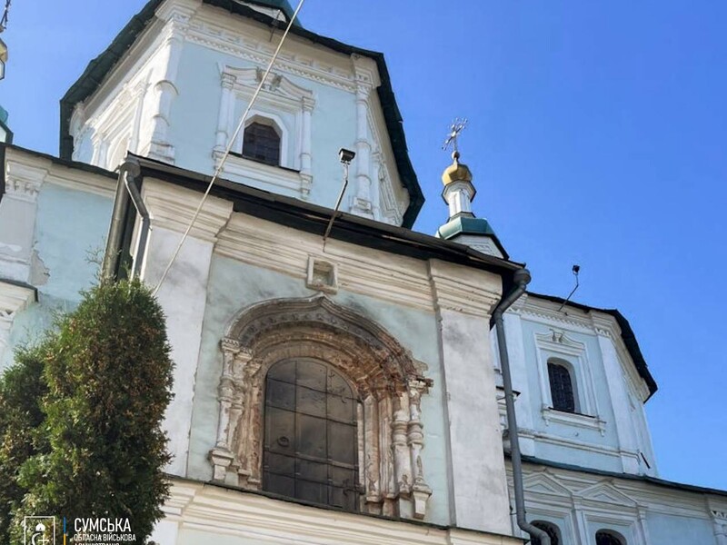 Окупанти обстріляли храм ПЦУ в Сумах. Це найстаріша будівля в місті. Фото
