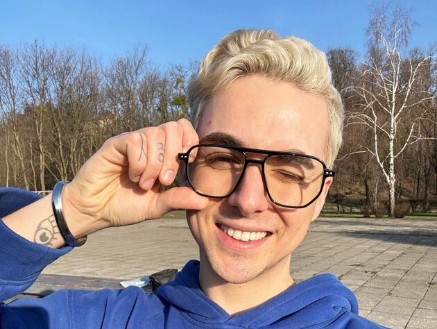 Певца Melovin, у которого диагностировали неизлечимую болезнь, госпитализирован