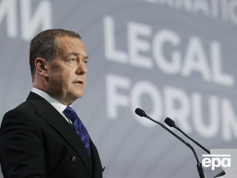 Після смерті соратника Трампа Медведєв заявив про "вбивць в Україні"