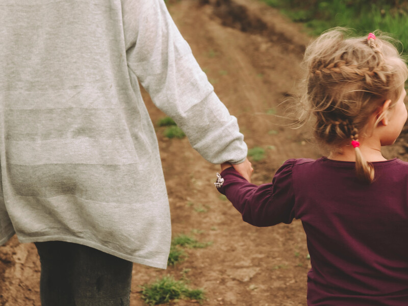 Жене защитника Украины отказали в работе после проверки ее соцсетей. Как на скандал отреагировала компания?