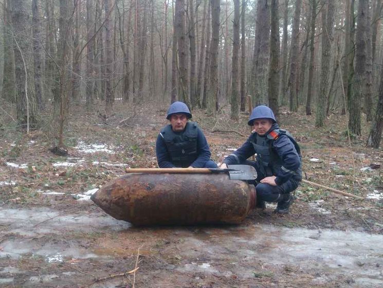 Во Львовской области пиротехники обезвредили авиабомбу весом 500 кг