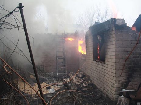 Авдеевка осталась без света, в городе пожары. Фоторепортаж