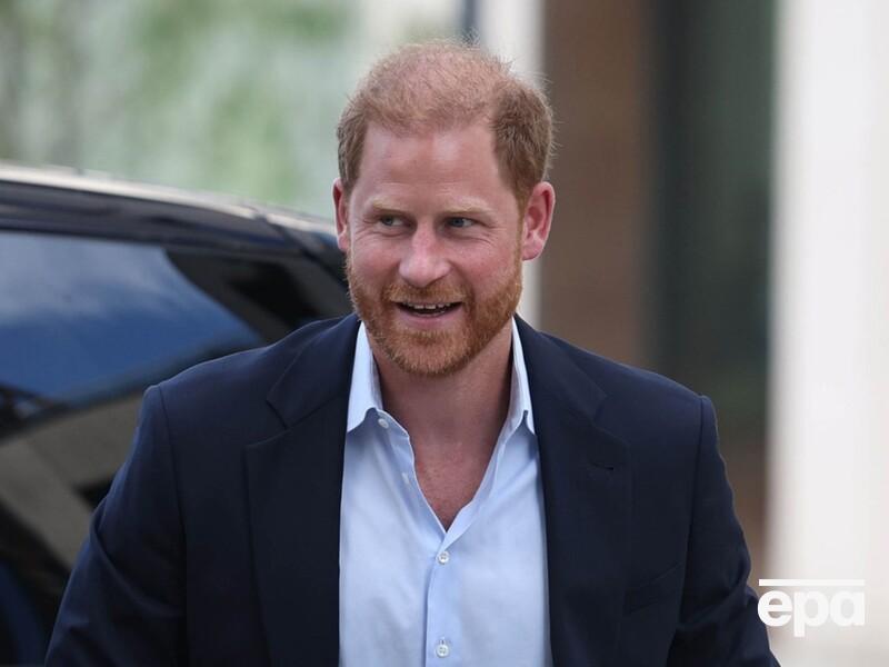 Принц Гарри неожиданно приехал в Киев. С кем он встретится