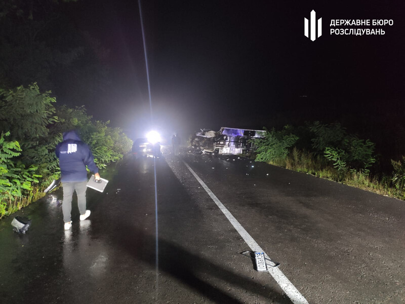 Скорость 200 км/ч и попытка замять на месте. СМИ сообщили детали ДТП с детективом НАБУ