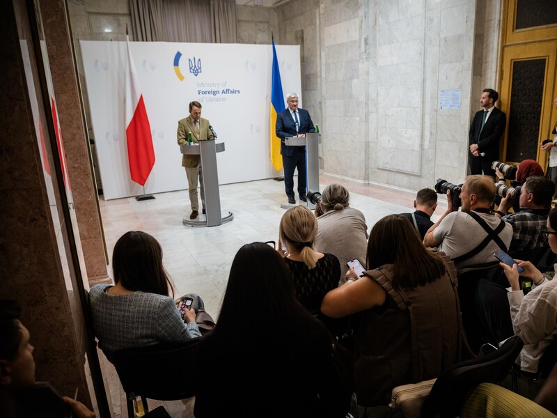 Был ли хаб в Жешуве, через который поступает помощь Украине, целью российских дронов? Сикорский ответил