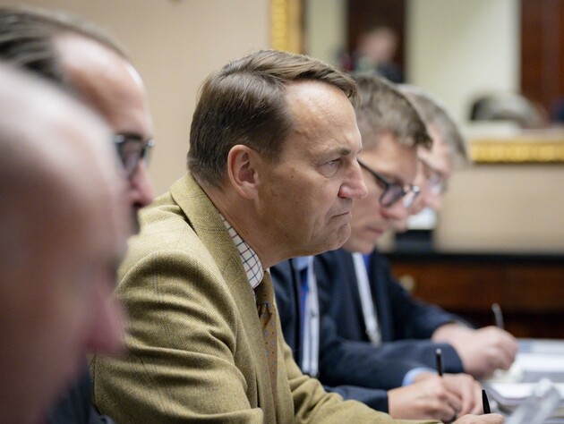 Сікорський закликав Угорщину поступитися у питанні вступу України до ЄС