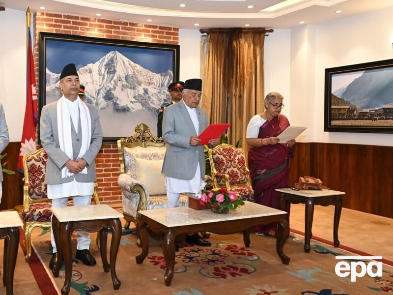 У Непалі главою уряду вперше стала жінка, міністрів у неї немає