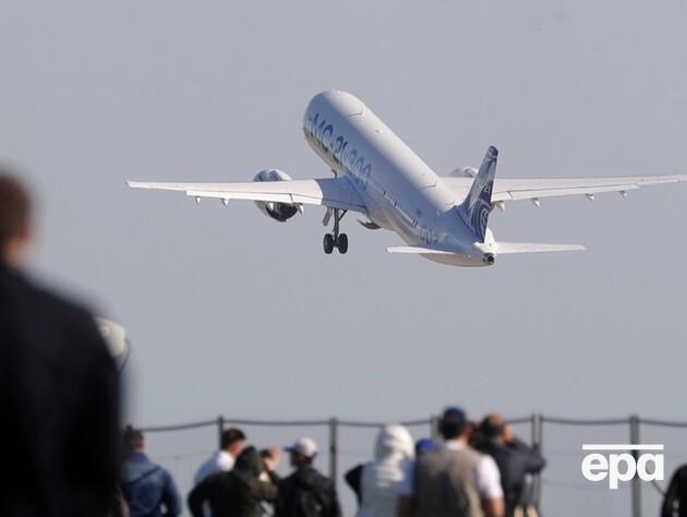 Російський літак екстрено сів у Польщі. Пасажири чекали на рейс під наглядом прикордонників