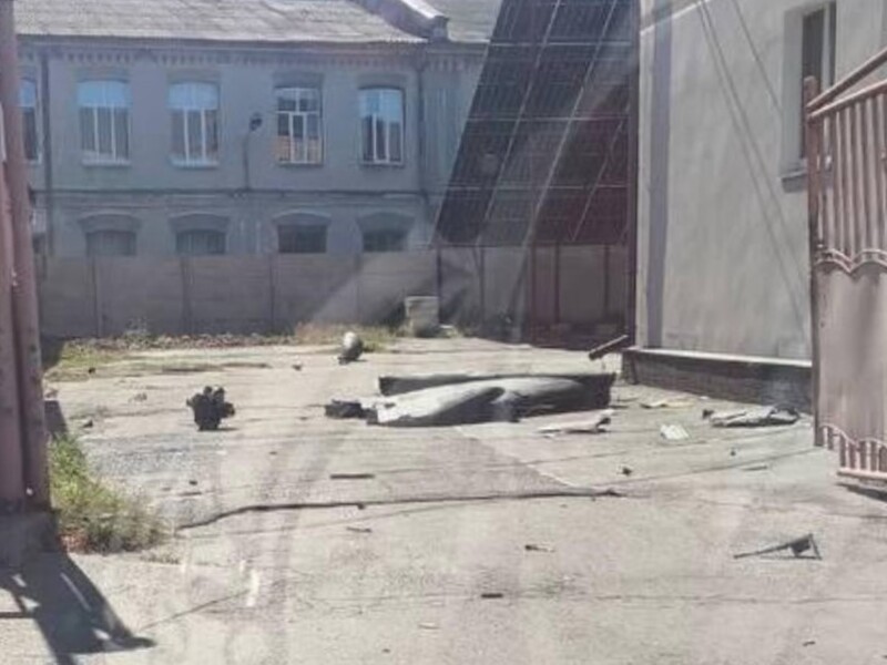 В центре Нежина посреди дня упали обломки Shahed