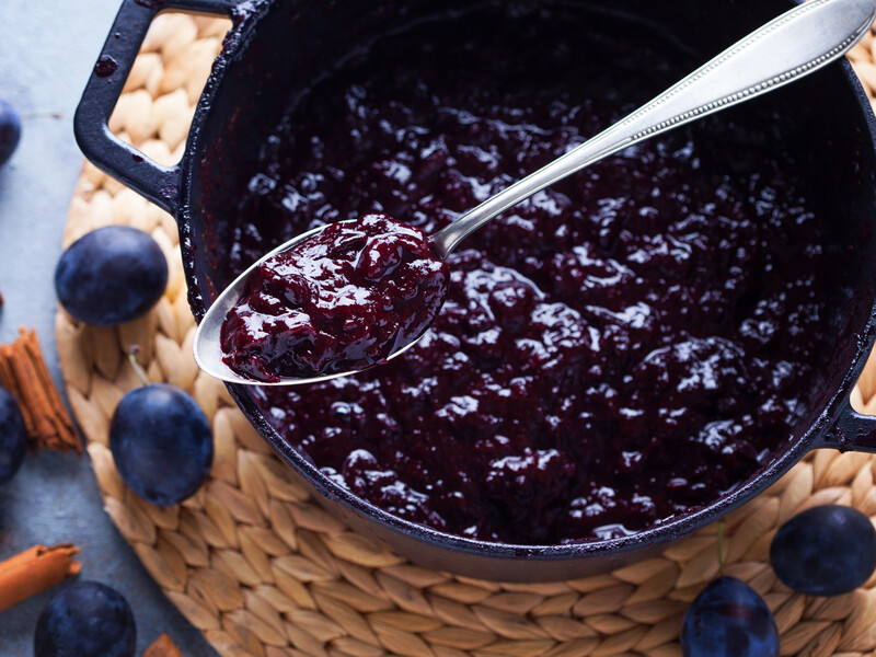 Добавьте к сливам это – и получите вкуснейшее варенье из целых фруктов. Быстрый рецепт