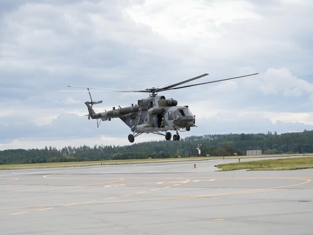 Чехія спрямувала в Польщу вертольоти для захисту від російських дронів