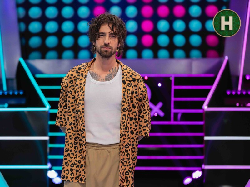 Эти приколы вызывают недоумение у организаторов. Зачем Dantes читает гороскопы и играет в лотерею