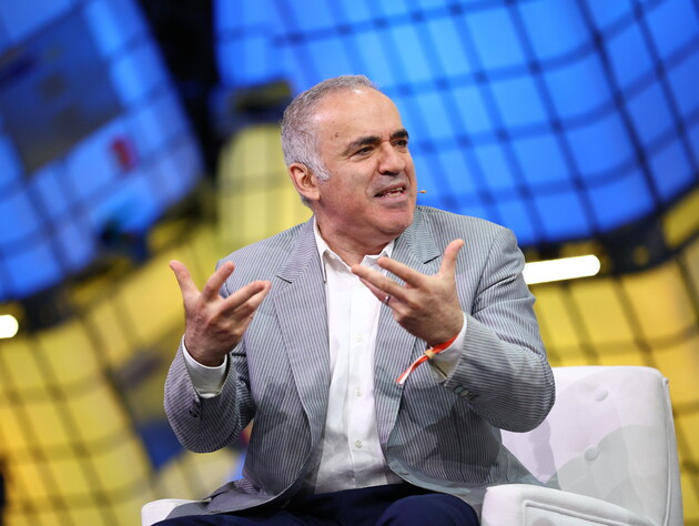 Как КГБ мог вербовать Трампа, похороны НАТО, украинский флаг в Крыму. Интервью Гордона с Каспаровым. Видео