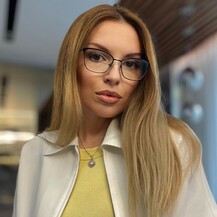 Аліна ДОМБКОВСЬКА