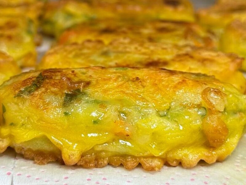 Картофельные зразы по этому рецепту всегда получаются невероятно вкусными. Секрет – в изумительном кляре