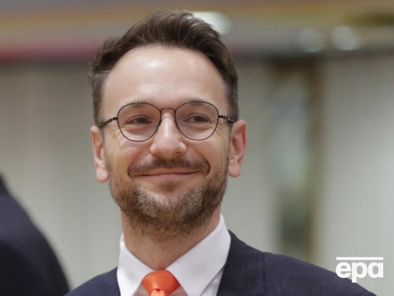 Польский евродепутат, который раньше критиковал украинцев, сообщил об обстреле своего авто