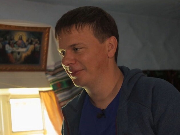 Комарова, який став помітно стрункішим, зараз просто не впізнати. Який вигляд після розлучення має 42-річний ведучий