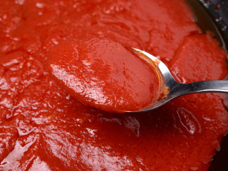 Хотите быстро приготовить вкусный кетчуп? Просто добавьте это к помидорам