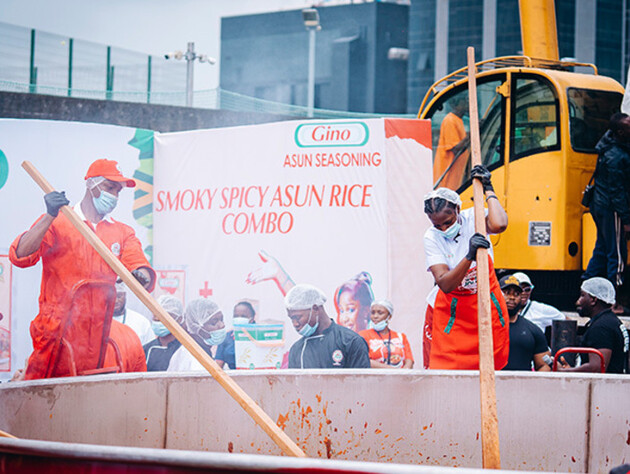 Кулинар пыталась приготовить самый большой в мире казан риса, но он сломался. Что сделали с блюдом