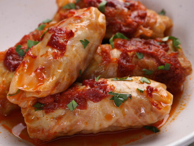 Щоб голубці вийшли дуже м’якими і соковитими – перед запіканням залийте їх цим. Швидкий рецепт