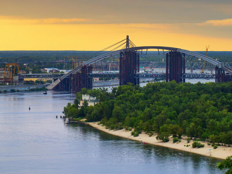 Съезд на Подол и три станции новой ветки метро. КГГА сообщила о плане строительства Подольского моста