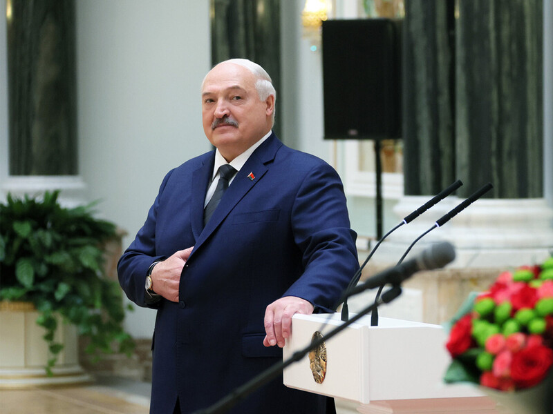 Лукашенко заявил, что Беларусь сбила половину дронов, летевших в Польшу, но не имеет к ним "никакого отношения"